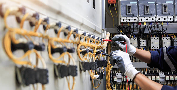 Professional Electrician technician working in Quanah, TX